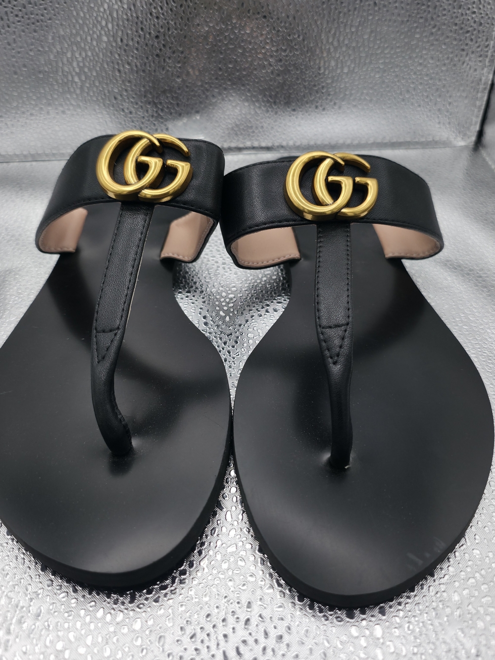 Black Leather Thong Sandals with Gold Double-G Emblem